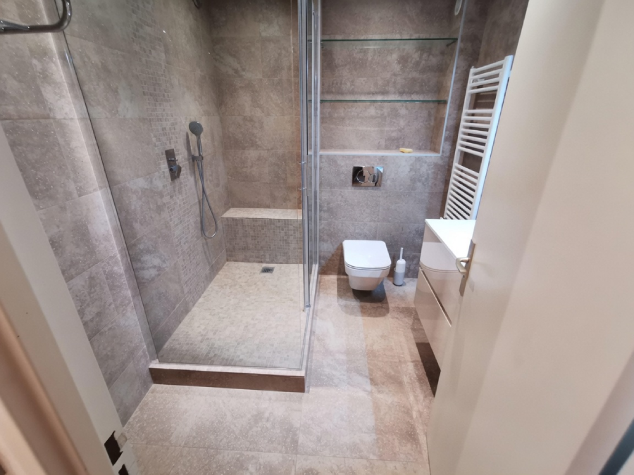 Salle de bain rénovée après travaux, Paris 5e